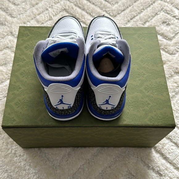 Jordan 3 Retro (GS) *BRAND NEW** - Picture 4 of 5